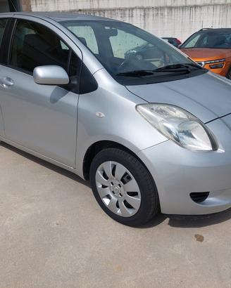 Toyota Yaris 1.0 benzina 5 porte Sol