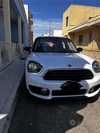 Mini  countryman one 1.5 102cv bianca tetto nero