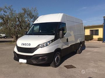 Iveco Daily 35s14 2.3hpt Furgone di serie - 2021