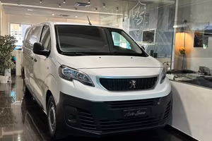 Peugeot Expert BlueHDi 120 PL-SL-TN Furgone Pro Lo