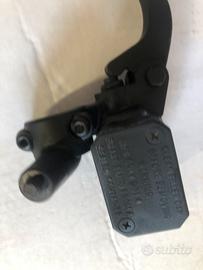 Yamaha 250/125 dal 2004 pompa freni+leva sx