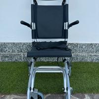 Sedia a rotelle pieghevole in alluminio