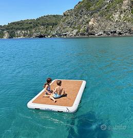 Piattaforma gonfiabile galleggiante