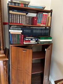 Libreria in metallo e legno