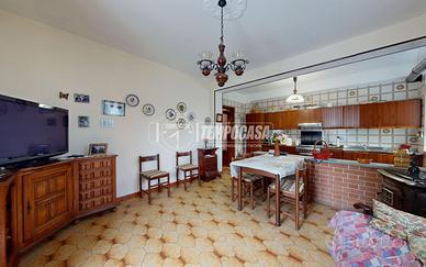 VILLA INDIPENDENTE CON BOX AUTO E GIARDINO PRIVATO