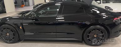 Cerchi in lega con gomme Porsche r 20