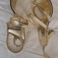 sandali con cinghie dorate buono stato misura 39