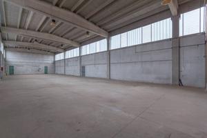 Capannone industriale con uffici di Mq 460