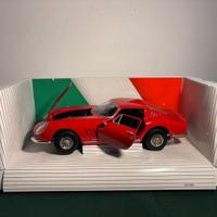 Ferrari 275 GTB/4 1966 rossa ERTL 1:18
