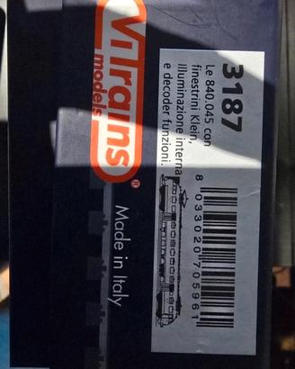 Vitrains Locomotiva  rimorchiata Le 840.045