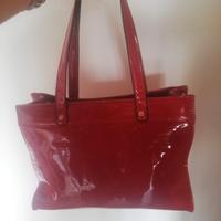 borsa in vernice rossa