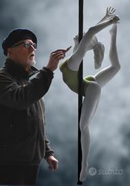 Donna sull'asta per una grande performance.