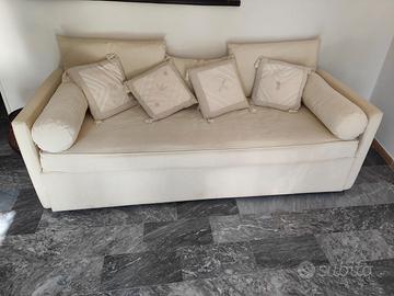 Divano letto matrimoniale