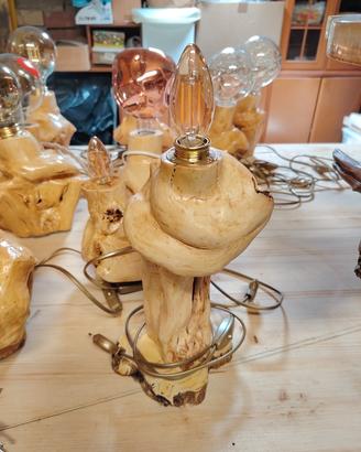 lampada in legno 