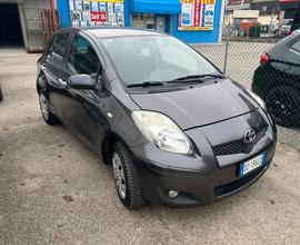 Toyota Yaris 1.0 5 porte Sol NEOPATENTATI