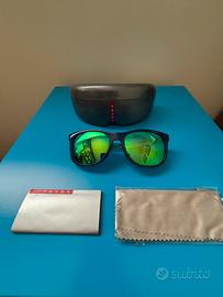 Occhiali da sole Prada modello linea Rossa sps 030