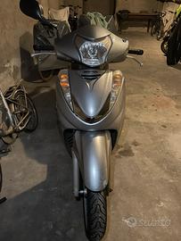 Honda SH 300 2007 EURO3 Incidentato ma FUNZIONANTE