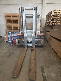 Carrello elevatore 80q.li