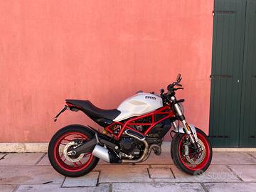DUCATI MONSTER 797 STAR WHITE SILK