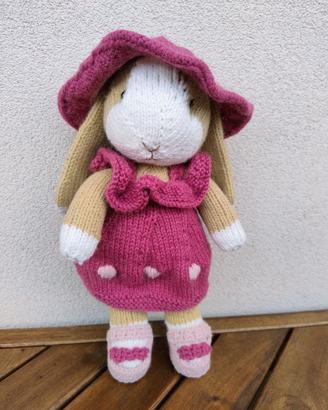 Pupazzo peluche coniglietta amigurumi