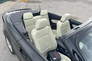 Cabrio BMW Serie 1. Nero interni pelle ghiaccio