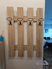 Appendiabiti in legno da muro