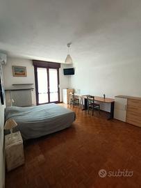 Ampia camera in zona ospedale/centro studi