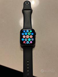 Apple Watch Serie 5 cassa da 44 mm