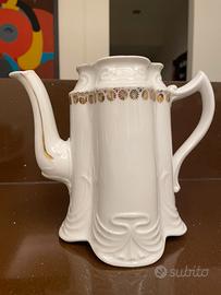 Richard Ginori. Caffettiera in porcellana bianca