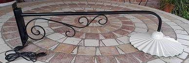 Lampada da parete in ferro battuto (da esterno)