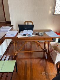 Desk in legno