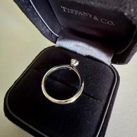 Anello Tiffany Setting 0.22 carati VVS1 mai usato