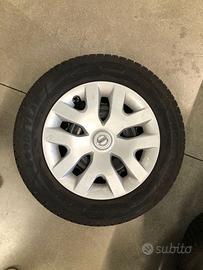 4 Cerchi in ferro Nissan 16” + gomme Goodyear