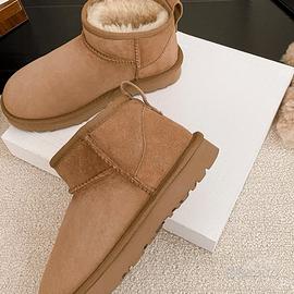 Stivali da neve corti da donna UGG-38