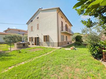 Casa singola con giardino