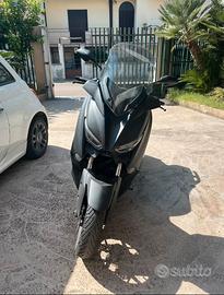 Moto Xmax 125 tech max