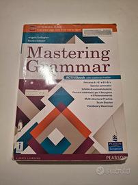 Libro inglese "Mastering Grammar"