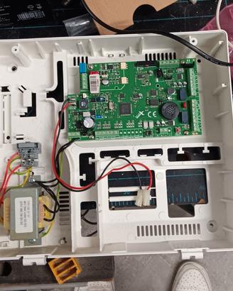 centrale AmC x412 con tastiera LCD K blue