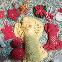 Addobbi natalizi a uncinetto fatti a  mano