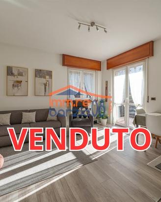 BILOCALE CON BALCONE E BOX.
