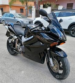 Honda vfr 800 vtec