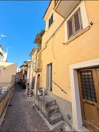 Casa in centro a Raiano, più ripostiglio