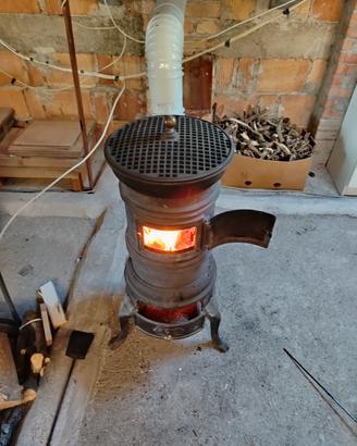 stufa a legna in ghisa