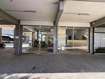 NEGOZIO A CERVIA