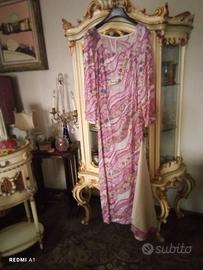 Abito lungo fantasia.