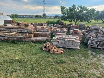 Coppi, embrici e mezzane in cotto vecchi