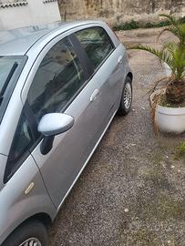 assicurata targa estera auto