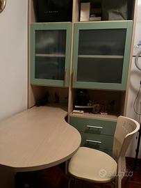Cameretta con armadi e letto inclusi