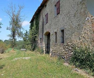 Rustico / Casale di 520 m² con più di 5 locali e b