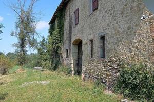 Rustico / Casale di 520 m² con più di 5 locali e b